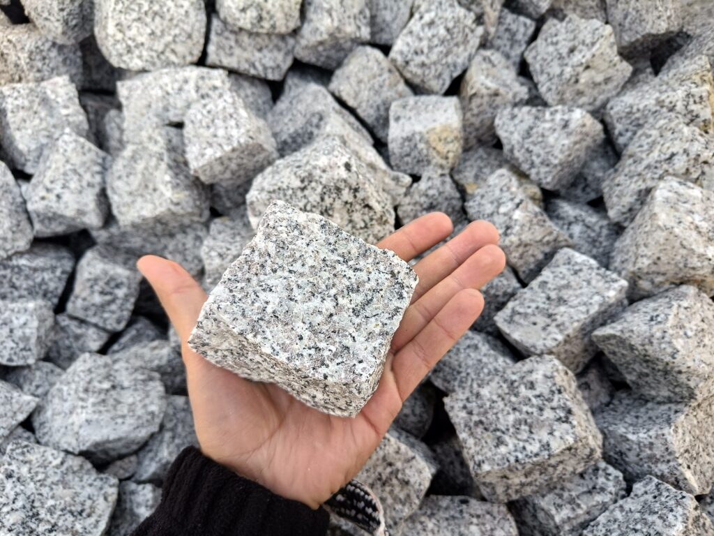 Kostka granitowa