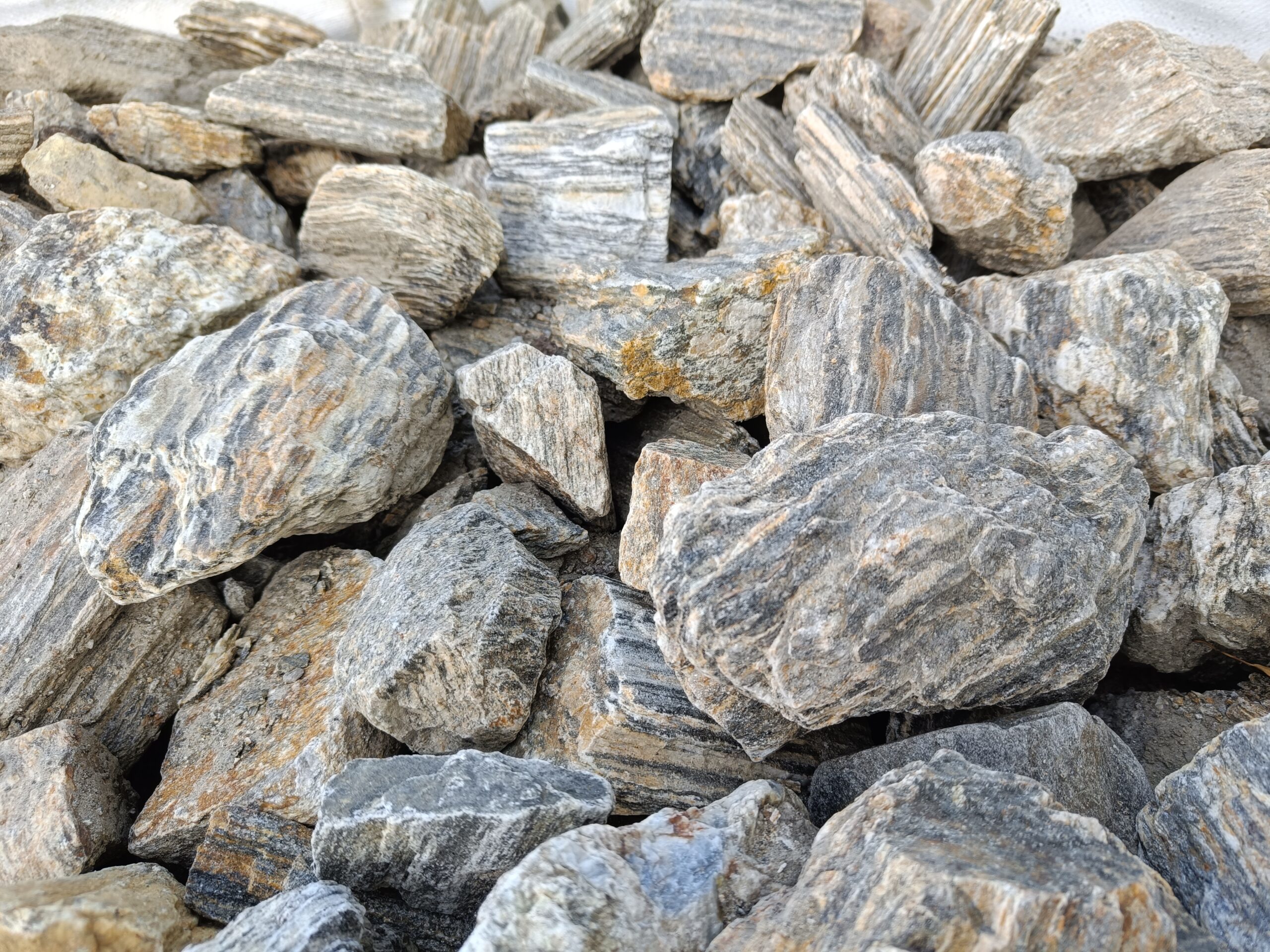 Kora gnejsowa gabionowa