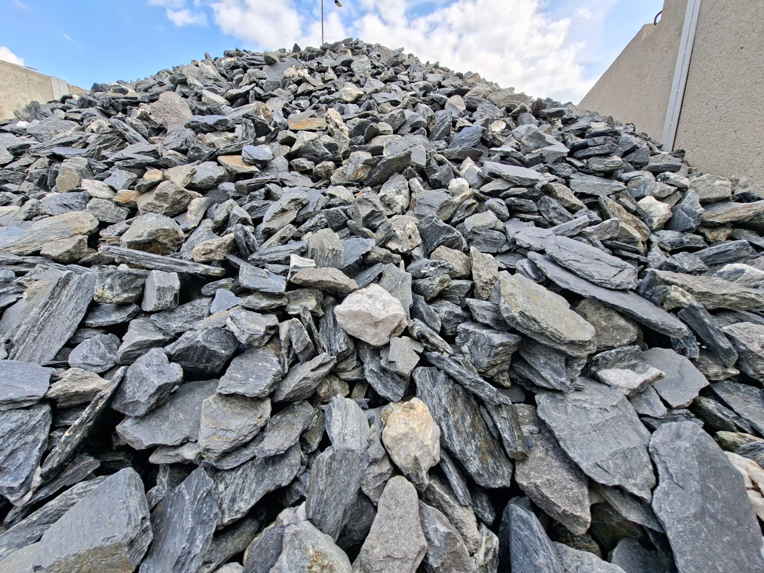 Łupek Dark Stone 30-60 mm