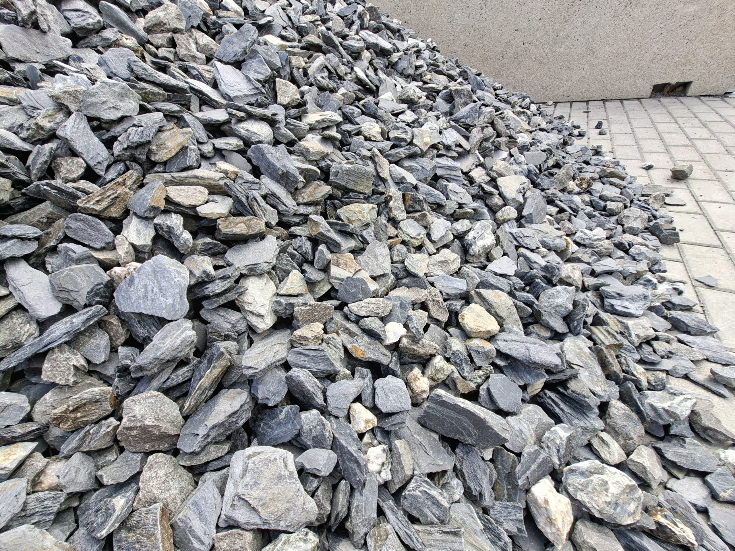 Łupek Dark Stone 30-60 mm